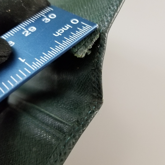 LOUIS VUITTON Vintage Taiga bifold wallet lime green Solid color France - Picture 12 of 16